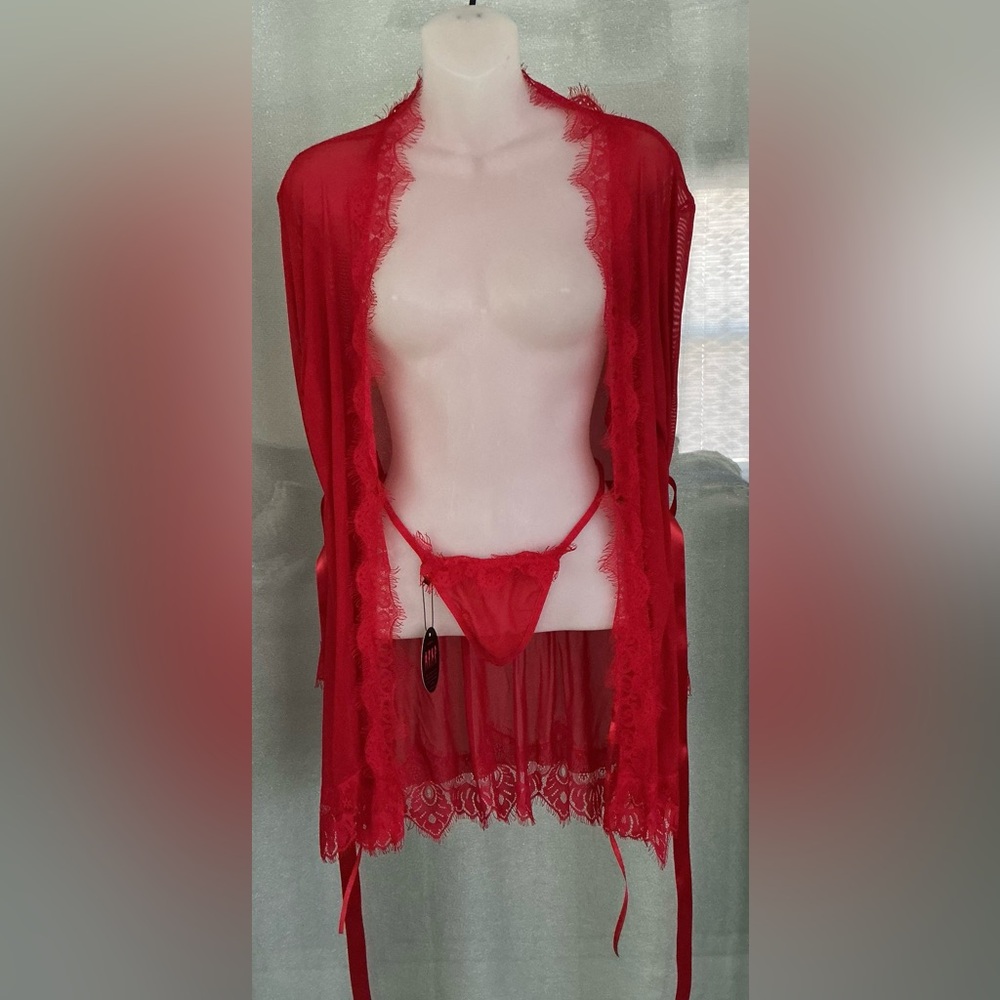 Avidlove Lace Robe With Matching Thong - Picture 2 of 7